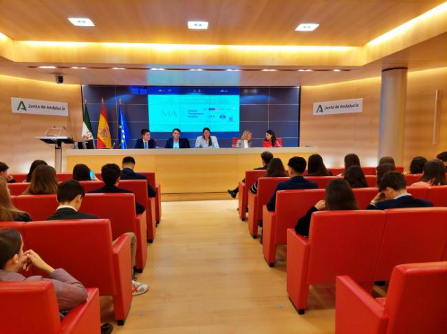 Junta y Ayuntamiento destacan la implicación de 75 jóvenes en las jornadas del Parlamento Andaluz Talento Juvenil