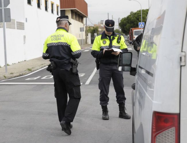 Policía Local de Huércal Overa detiene a un joven cuando iba a robar