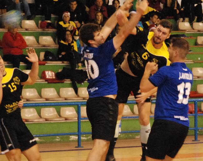 CBM Bahía de Almería rompe su buena racha en la pista del líder Maracena (25-20)