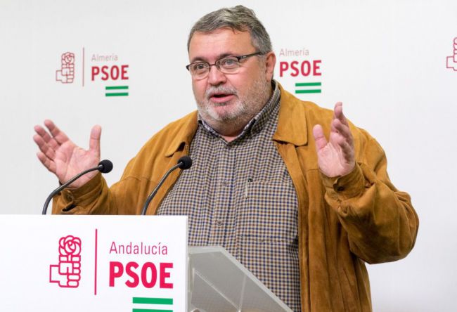 El PSOE de Roquetas ve a Amat detrás de la excisión de Vox