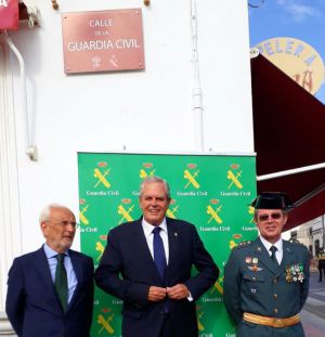 De la Fuente preside los actos del Día de la Guardia Civil en Vera