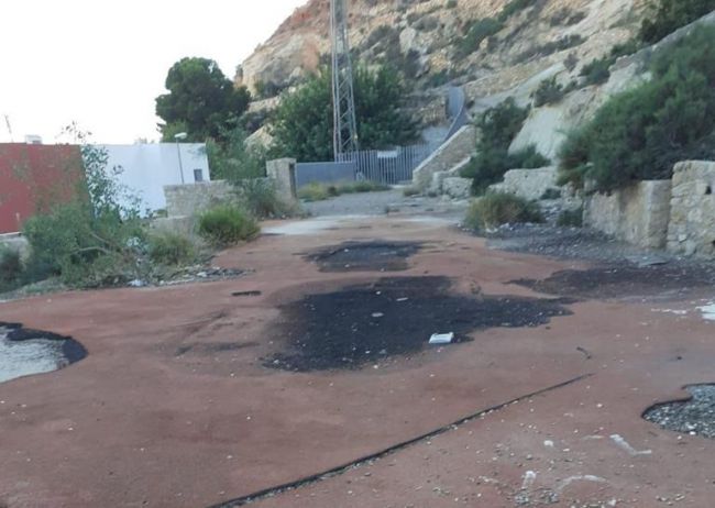 Pésimo entorno de la Cuevas de las Palomas y las Canteras Califales