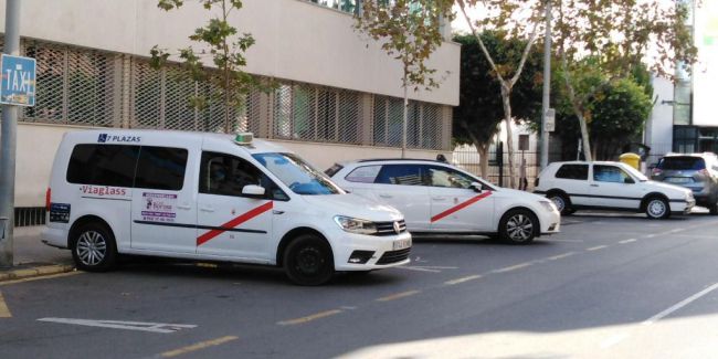 Nuevos taxis accesibles en siete municipios de la provincia de Almería