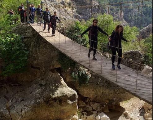 En Vícar se van de senderismo a Valencia en el 'puente'