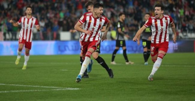 Último entrenamiento del Almería el sábado y el domingo viaje a Madrid