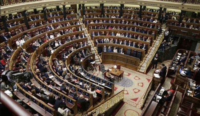 AxSí acusa de traidores a los 61 diputados andaluces