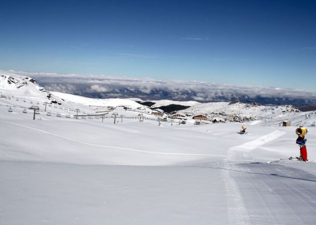 Diputación acerca a los almerienses el deporte de aventura en Sierra Nevada