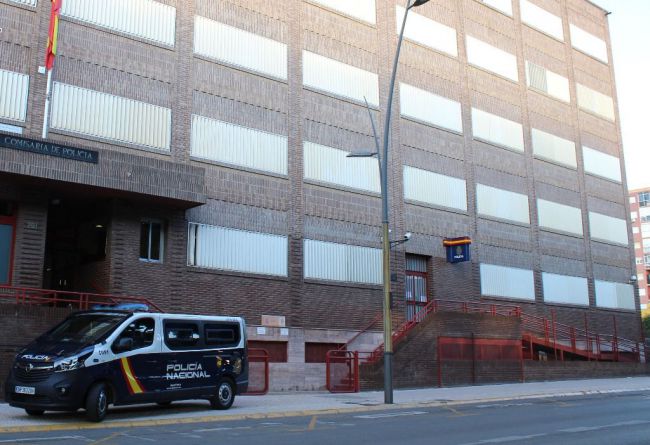 Queja de los periodistas por el 'retroceso en la política de comunicación' de la Policía en Almería