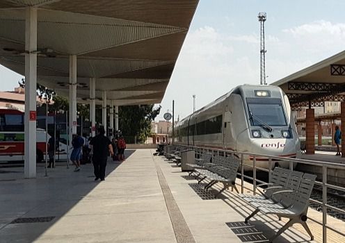 El Avant encarece el tren en Almería que también pierde la conexión con Sevilla