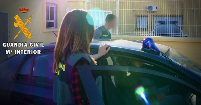 Detenida una mujer tras ser encontrado un feto semienterrado en Vícar