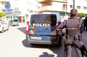 Un ciclista huye de la Policía Nacional y acaba detenido por atentado a la autoridad