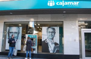 Cajamar no cobrará por sacar dinero en cajeros de otras entidades