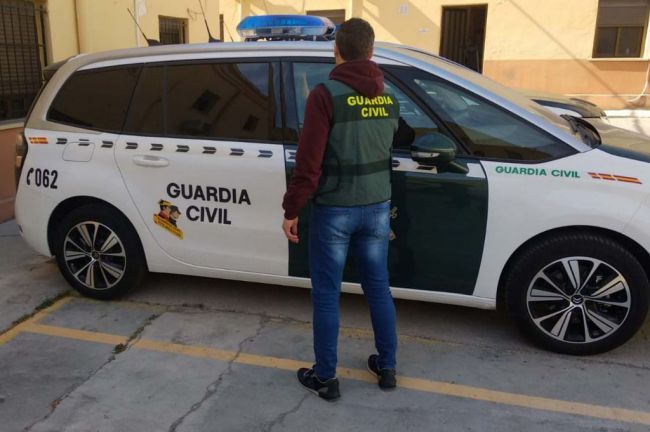 Dos detenidos en la A-7 cuando viajaban a Almería con un kilo de hachís