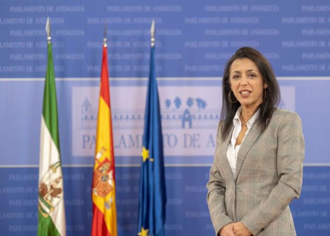 La presidenta del Parlamento destaca la apuesta dle Gobierno andaluz por el turismo