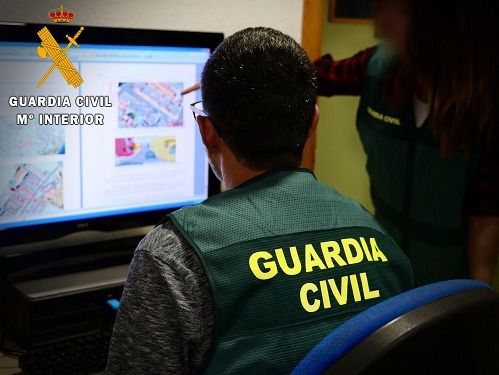 Un detenido por 'sexting' entre compañeros de trabajo