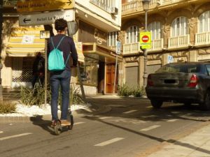 IU pide al Ayuntamiento adaptar la normativa de los patinetes eléctricos