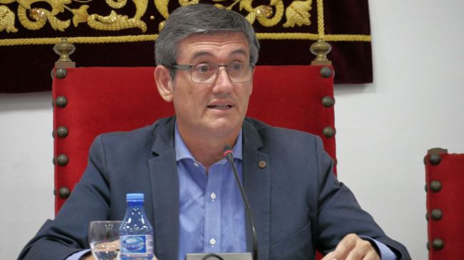 El alcalde de Adra presenta un presupuesto contra los efectos de la COVID-19