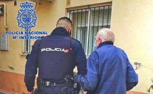 Policía Nacional alerta de que falsos sanitarios usan el covid-19 como excusa para entrar en viviendas