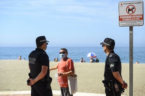 Policía Local localiza en el Paseo Marítimo a una mujer desaparecida horas antes