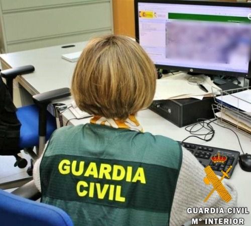 Alertan de una falsa captación de dinero para una revista de la Guardia Civil