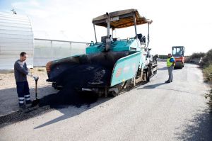 La Junta destacael potencial agrícola de El Ejido invirtiendo en caminos rurales