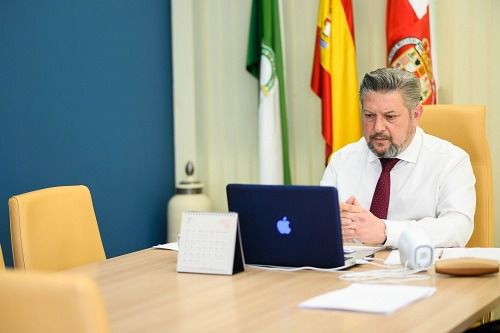 Diego Cruz pide “una propuesta consensuada” entre las asociaciones de feriantes de Almería