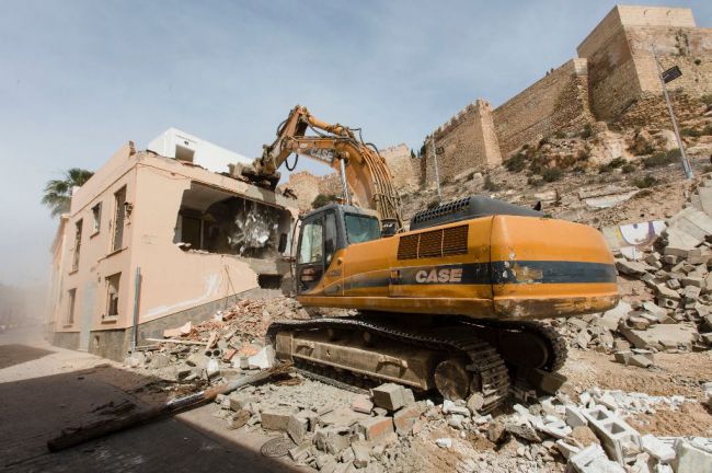 Licitados los trabajos arqueológicos en la calle Almanzor para mejorar el entorno de la Alcazaba