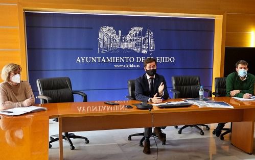 Regeneración del firme de la carretera entre Guardias Viejas y la Piedra del Moro