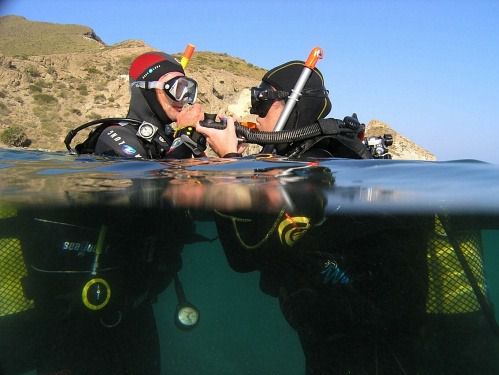 El PMD enseña los fondos marinos de Cabo de Gata con buceo y barco