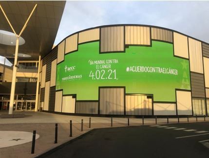 El Centro Comercial Torrecárdenas se implica con la AECC