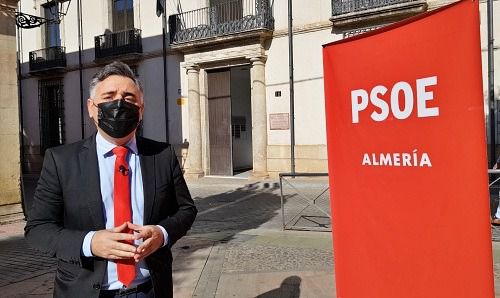 El PSOE lleva al Defensor del Pueblo el incumplimiento de la Ley de Memoria Histórica en la capital