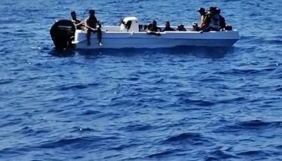 Trasladadas al puerto de Almería 33 personas rescatadas de tres pateras