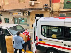 Cruz Roja reparte 110.000 mascarillas en Almería