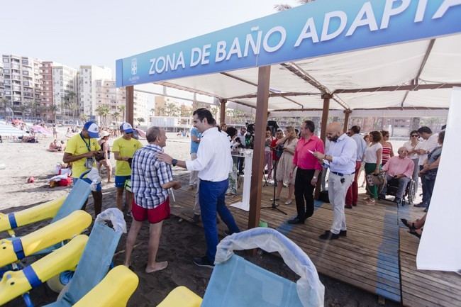 XI Guía de Accesibilidad El Palmeral de El Zapillo presentada por la FAAM