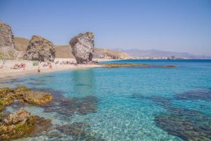 La Junta impulsa en Cabo de Gata la restauración de praderas de posidonia