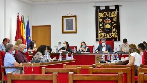 Adra aprueba un escrito de apoyo a Ucrania y otro a las familias de desaparecidos