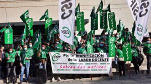 Sindicatos denuncian la pérdida de más de un centenar de unidades en la escuela pública