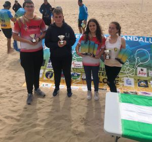 Las hermanas Gómez de nuevo campeonas de Andalucía de Tenis Playa