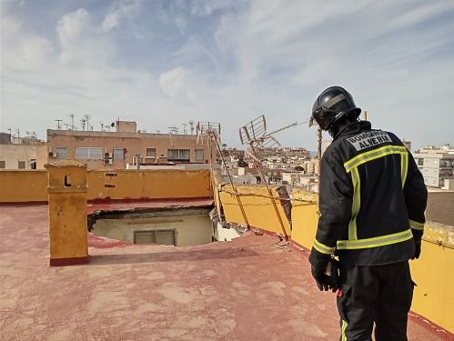 Primer paquete de ayudas de emergencia por el derrumbe en la calle Ferrocarril