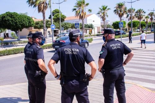 Detenido por amenazar con una pistola a policías de Níjar