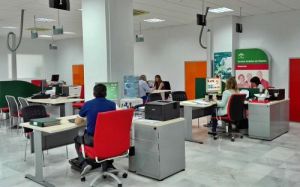 El 56,4% de los contratos que se firman en Almería son indefinidos