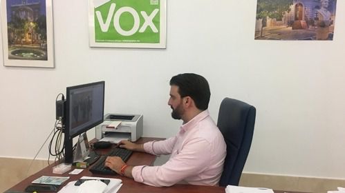 Vox califica de 'postureo' los 'Puntos violeta' de Vázquez en la Feria