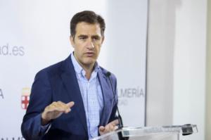 Castellón pregunta a Valverde si comparte la posición del GP socialista sobre el paso a nivel de El Puche