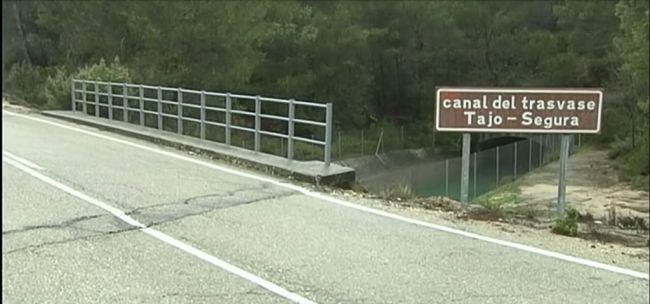 Colegios de ingenieros de Murcia, Alicante y Almería indignados por el recorte al Tajo-Segura