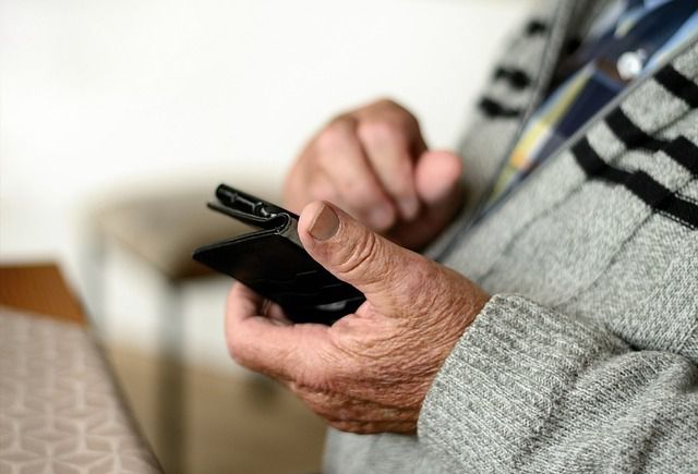 Los Mayores De Vícar Tendrán Un Taller sobre Teléfono Móvil