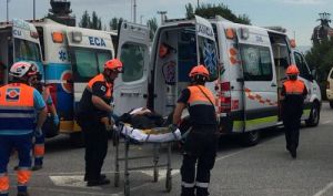 Una mujer y una niña son atendidas por un incendio en Vera