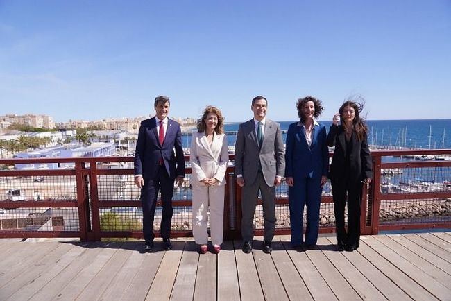 El Puerto de Almería recupera el Cable Inglés como paseo peatonal