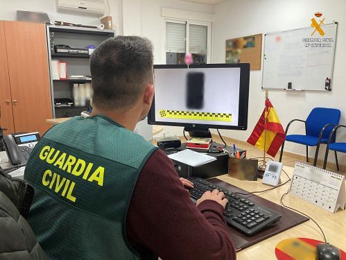 Detenido en Alhama de Almería por estafar con una tarjeta bancaria prestada