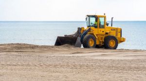 Costas aportará arena en playas de Almería en pleno verano