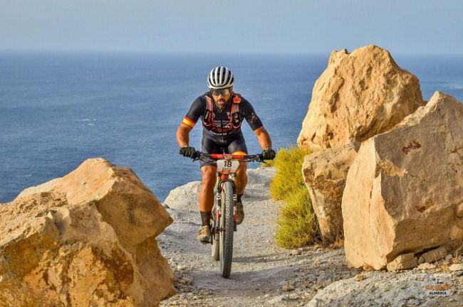 La Skoda Titan Desert, una prueba de bicicleta de montaña que desafía los límites de Almería
 